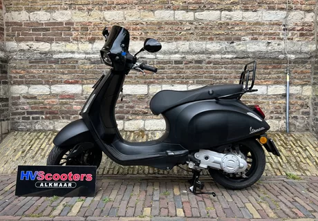 Vespa Sprint Notte E4