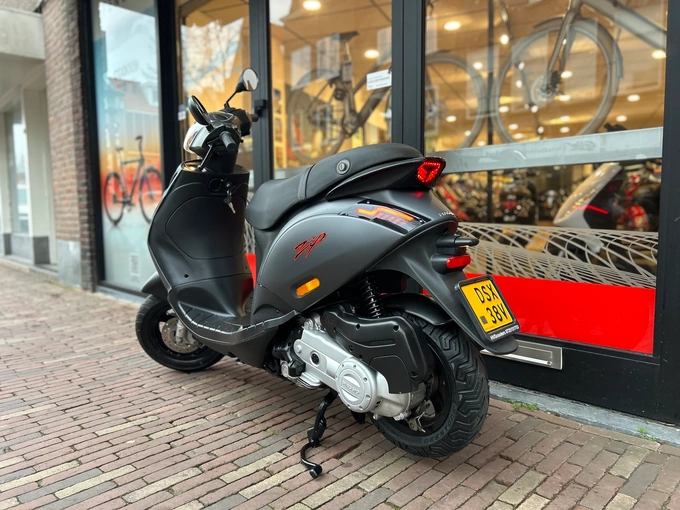 Piaggio Zip SP Grigio Titanio
