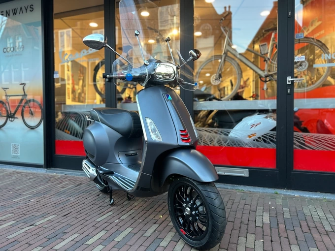 Vespa Sprint Grigio Titanio