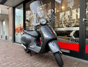Vespa GTS 125