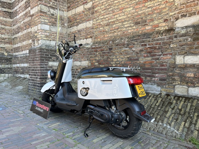 Yamaha Giggle 