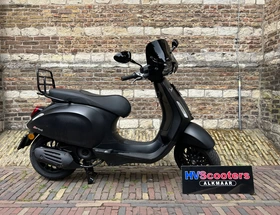 Vespa Sprint Notte E4