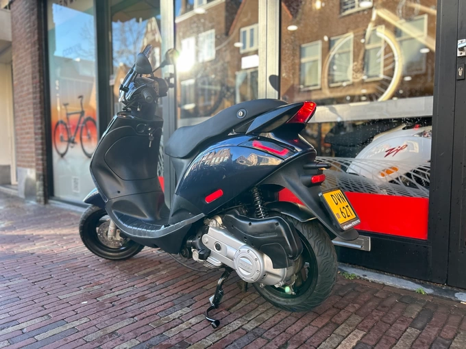Piaggio Zip SP Midnight Blue