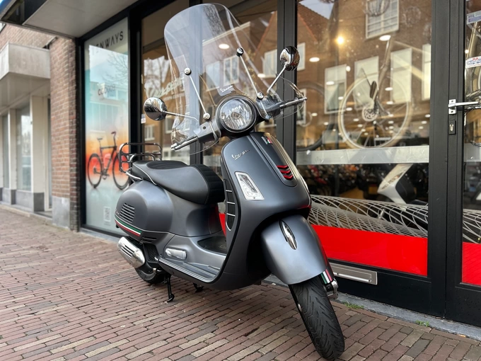 Vespa GTS 125