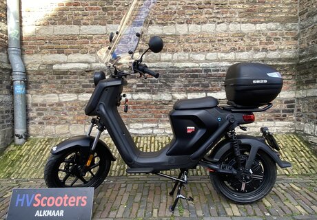 Niu UQi GT €1200,- KORTING