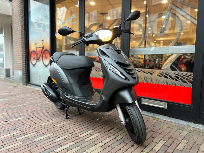 Piaggio Zip SP Grigio Titanio