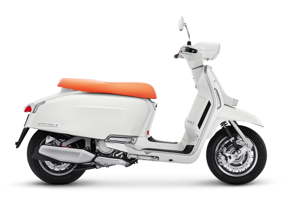 Whole White / Orange Seat