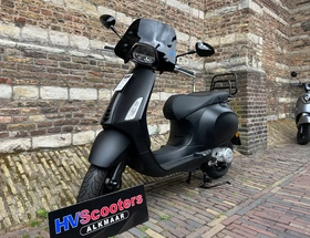 Vespa Sprint Notte E4