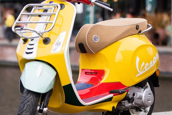 Vespa scooter Alkmaar
