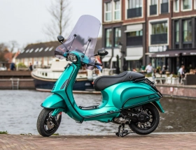 Vespa scooter Alkmaar 