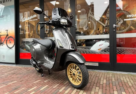 Vespa Sprint Agaath grijs custom