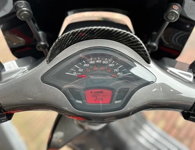 Vespa Sprint Agaath grijs custom