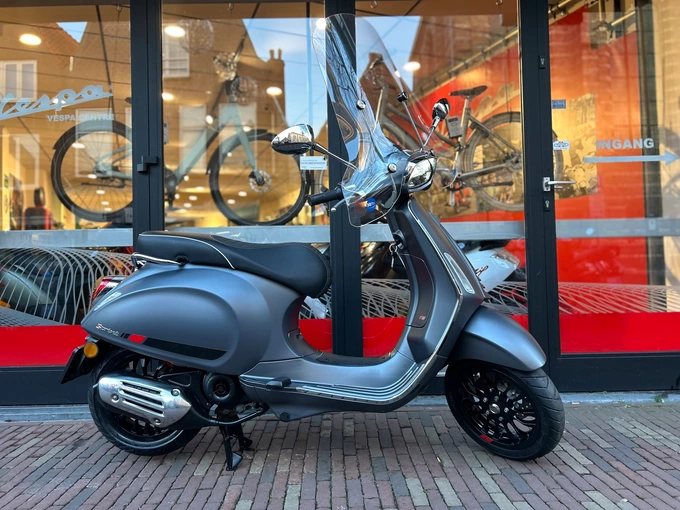 Vespa Sprint Grigio Titanio