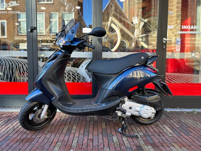 Piaggio Zip SP Midnight Blue