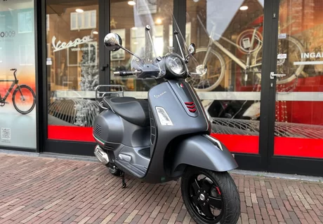 Vespa GTS 125
