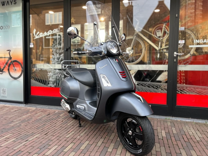 Vespa GTS 125